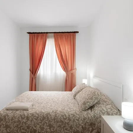 Leoncio Apartment *