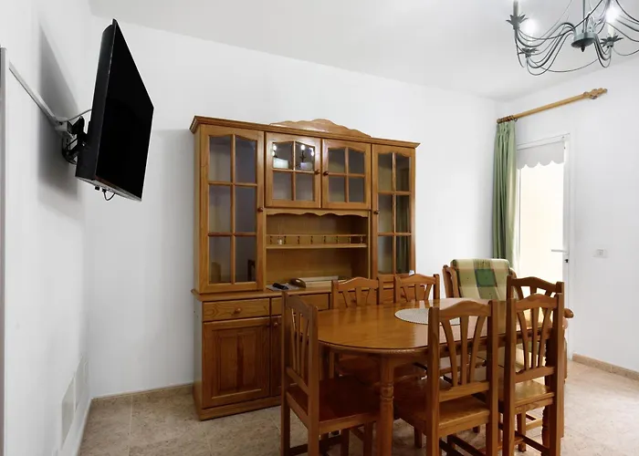 Piso Leoncio דירה *